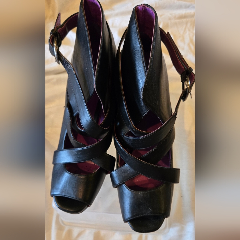 Madden Girl Black Heels Sophisticated Design 4 Inch Heels